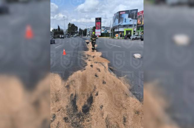¡Peligro en Paseo Tollocan!: derrame de diésel