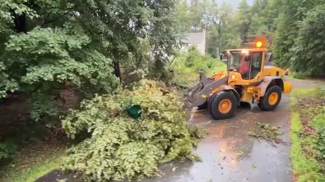 Strong storms cause road closures, power outages in Hollis and Merrimack
