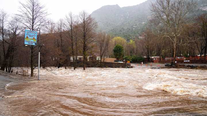 Flash flood warning issued for Sedona