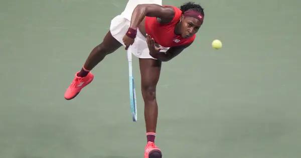 Coco Gauff prueba nuevo saque en el US Open y logra victoria