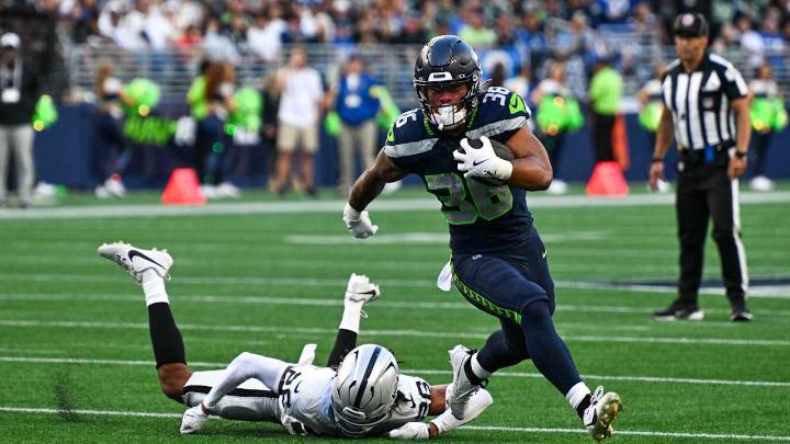 Seahawks Offense Plays 'Good Complementary Football' In First Game Under OC Klint Kubiak