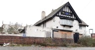 'Search for human remains' to start at ‘eyesore’ Aintree pub before demolition
