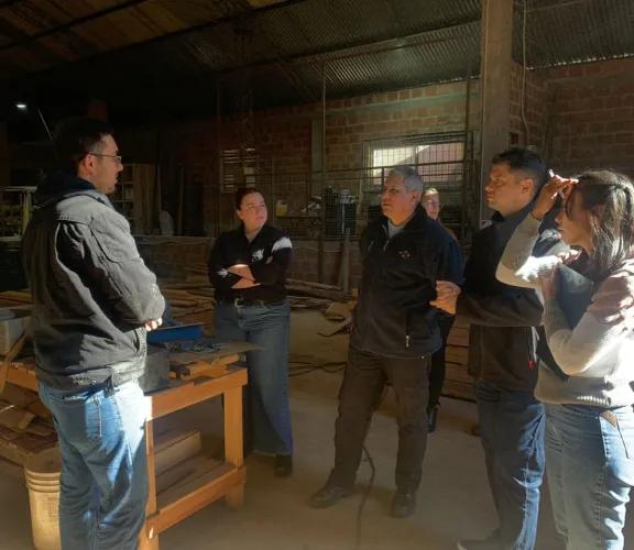 Impulsan el crecimiento de los sectores metalmecánico y mueblero en Misiones