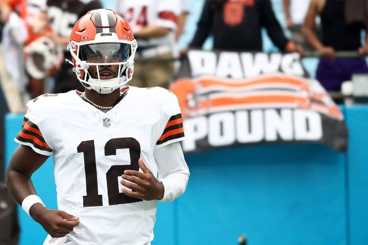 Shedeur Sanders throws first pro touchdown in preseason debut vs. Panthers