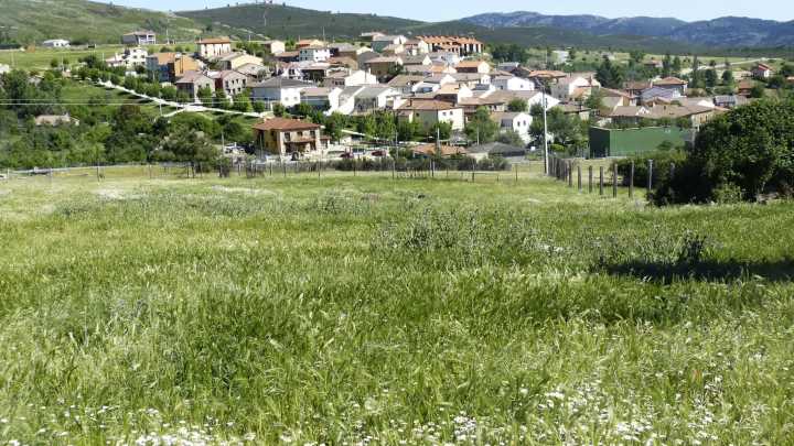 El pueblo olvidado de Madrid con una plaza en honor al primer televisor que llegó al pueblo