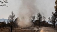 Tolvaneras o remolinos de polvo: los pequeños tornados que se pueden ver en la zona quemada en Valencia