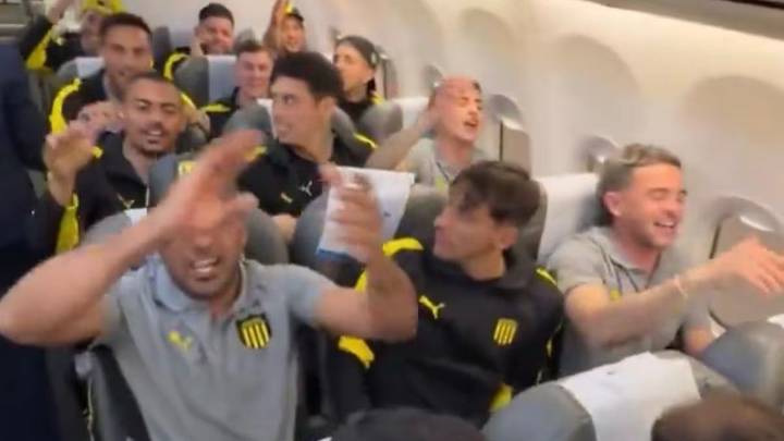 Aerolíneas Argentinas criticó la conducta de Peñarol en pleno vuelo hacia Buenos Aires