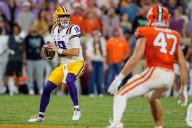 Garrett Nussmeier leads No. 9 LSU's rally for 17