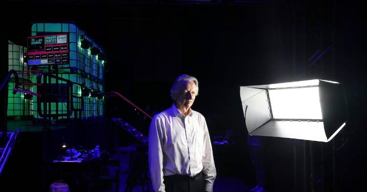 Geoffrey Hinton reveals how to survive superintelligent AI