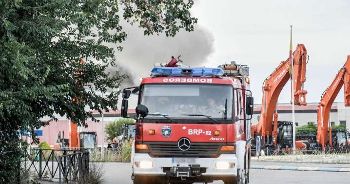 Herido un joven tras tirarse por una ventana para huir de un incendio en La Coruña