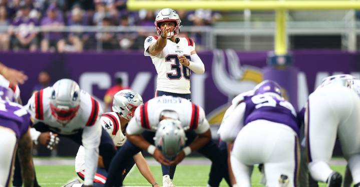 Mike Vrabel explains Patriots’ decision to keep Andy Borregales as kicker