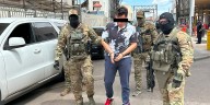 ICE presume deportación de Julio César Chávez Jr. y lo define como “peligroso criminal con vínculos con El Chapo”