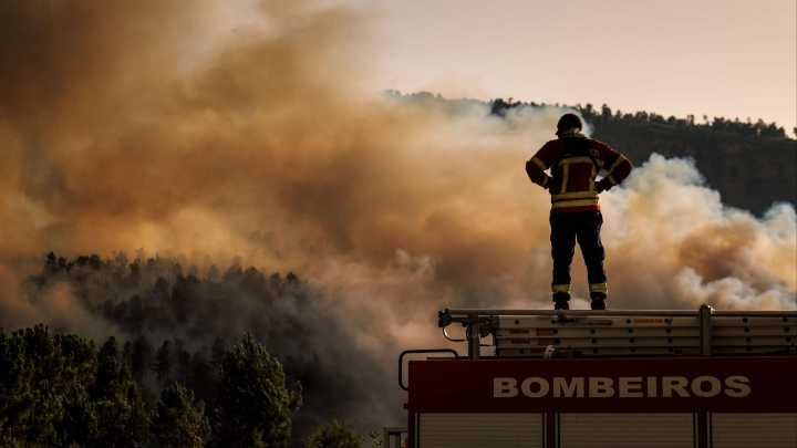 El fuego en Portugal se cobra la vida de una segunda persona: hay nueve grandes incendios