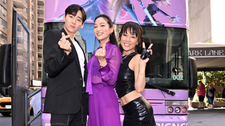 KPop Demon Hunters Stars Perform From Atop NYC Bus
