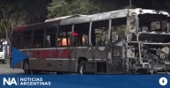 Un colectivo de la línea 140 se incendió en Villa Ortúzar