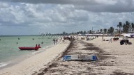 Progreso recibe a miles de visitantes en un caluroso domingo de vacaciones