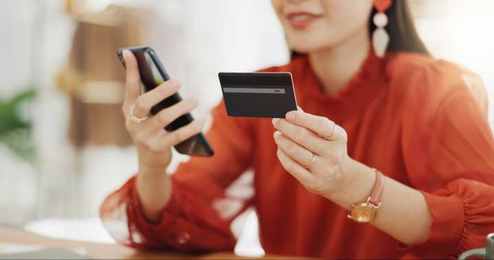 Mom Allows Daughter, 21, Flaunt Her Most Expensive Items, Internet Agrees