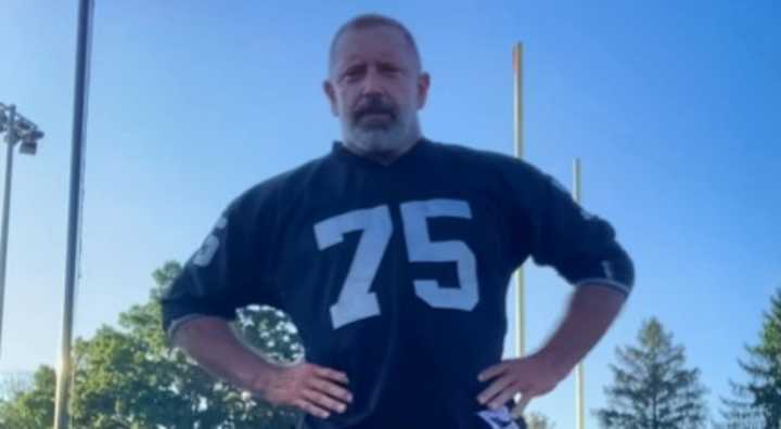 58-Year-Old Man Who Never Went to College Makes NCAA Football Team History – Unbelievable Viral Inspiration