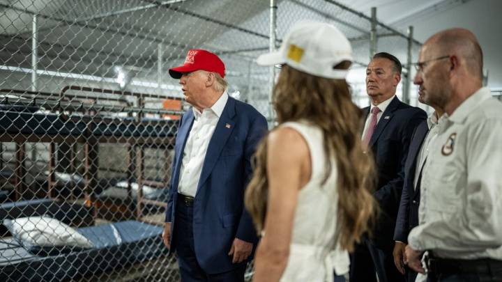 Cornhusker, Alligator Alcatraz y Speedway Slammer: las cárceles de Trump y Kristi Noem para migrante