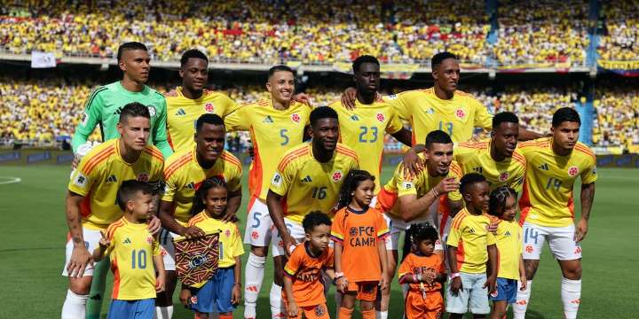 Esto fue lo que le dijo James Rodríguez a Jhon Durán durante el descanso en el partido entre Colombia y Perú por Eliminatorias: “Bájele hermano”