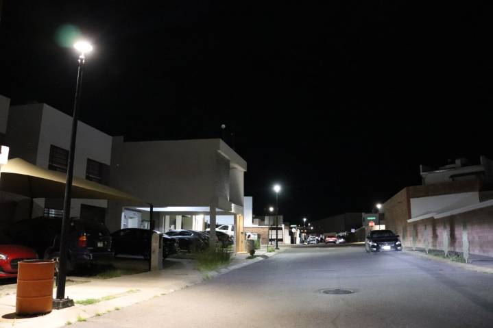 Más de 2 mil vecinos del sector Palma Real se benefician con nuevo alumbrado LED: Municipio