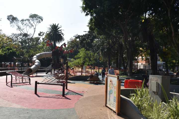 Renovación verde en Monte Castro: la Plaza Monseñor Lafitte recuperó su esplendor