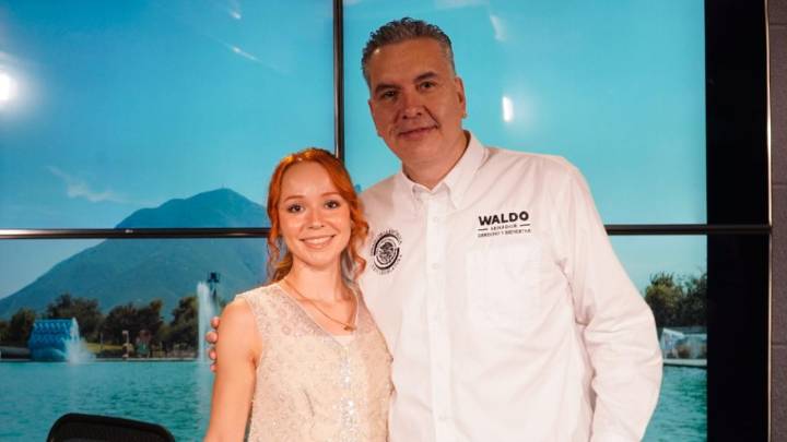 Waldo Fernández se reúne con Alena, joven que denunció a Doctors Hospital