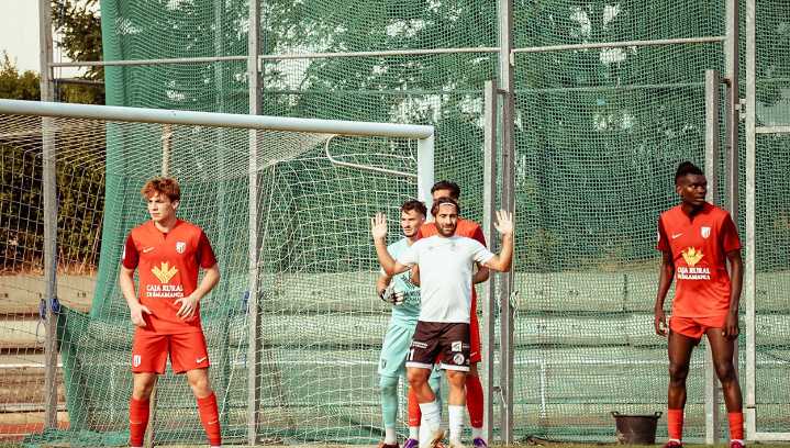El Salamanca CF UDS se impone al final en Las Pistas