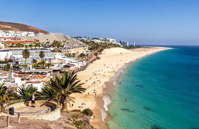 British girl, 5, dies after drowning in swimming pool on holiday in Spain 
