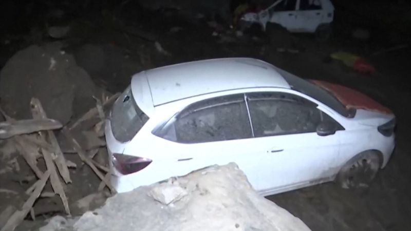 Imágenes de redes sociales muestran inundaciones repentinas tras fuertes lluvias en la región india de Cachemira