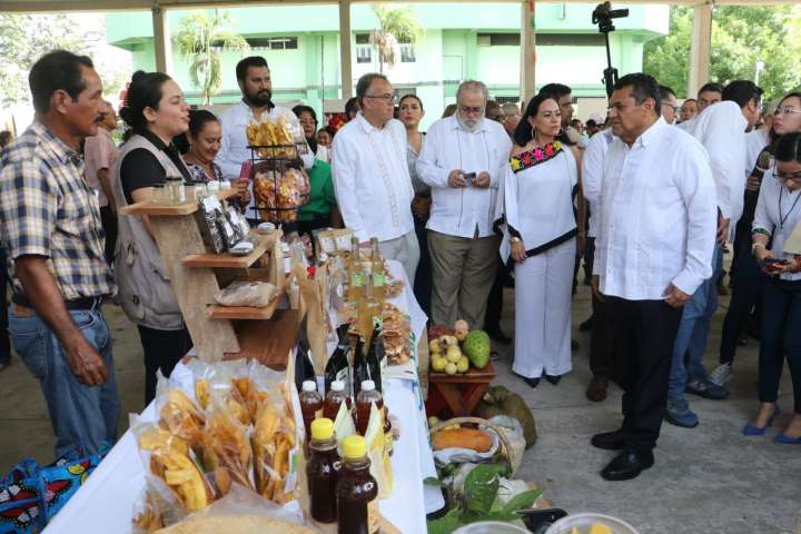 Inaugura Javier May Encuentro Nacional del Cacao