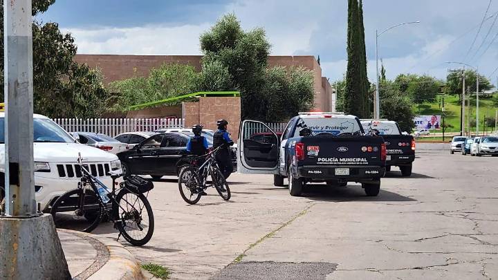 Cae policía municipal en aljibe durante inspección en hotel “El Cobre” en el centro