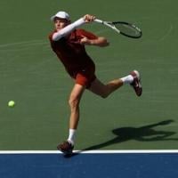 Sinner repels Shapovalov to reach US Open last 16