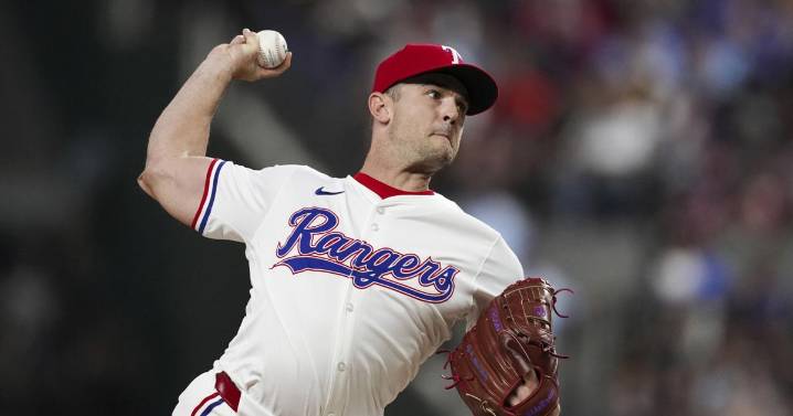 Phillies bring back 40-year-old reliever David Robertson