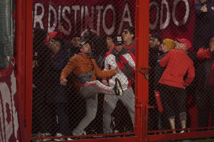 Violence erupts in stands at Copa Sudamericana match, forcing cancellation