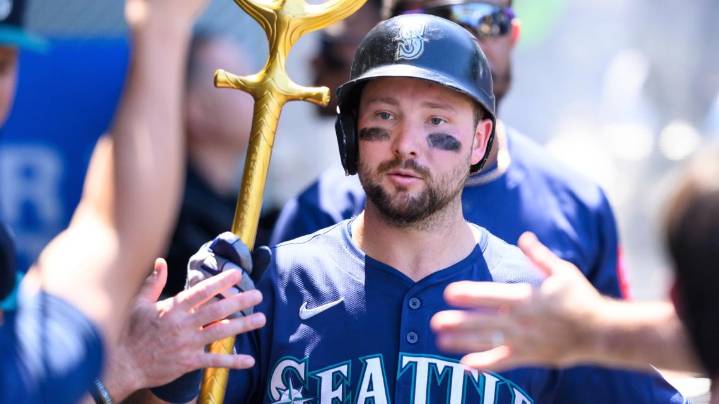 Cal Raleigh's 'staggering' season leads an offensive surge by MLB catchers