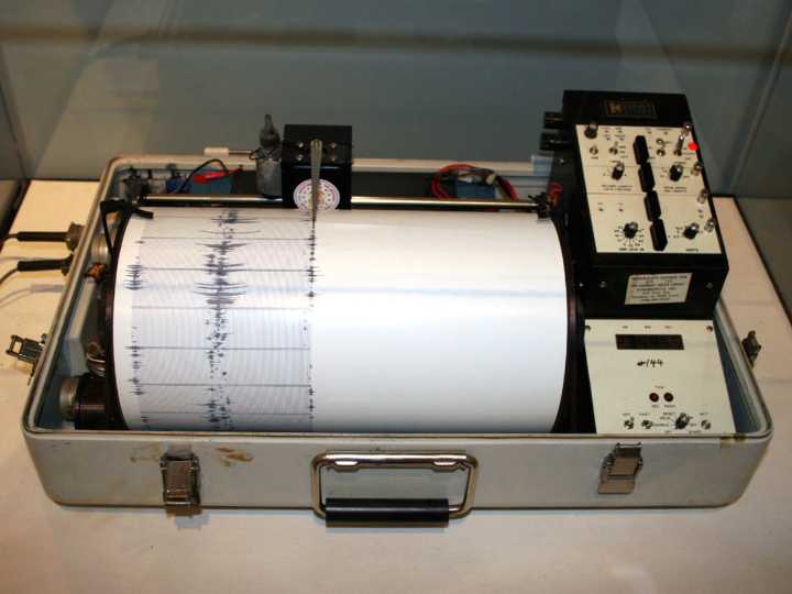 Late-night quake rattled Hancock County town
