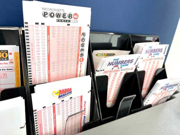 Powerball jackpot at $750 million ahead of Monday night drawing; 10th largest in history