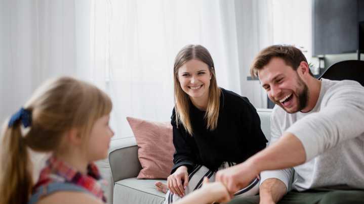 Qué es la “educación silenciosa” y por qué cada vez más familias la aplican en casa