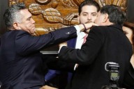 Dos senadores mexicanos se enfrentan a golpes al finalizar una sesión parlamentaria sobre el narcotráfico
