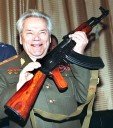 Rusia nombrará el aeropuerto de la ciudad donde trabajó Kaláshnikov en honor al armero