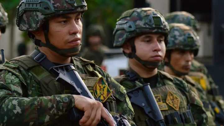 Colombia: secuestran a 34 militares en operación especial