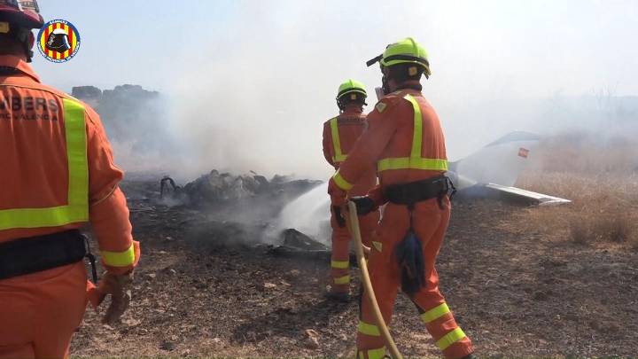 Dos muertos en el accidente de una avioneta en Requena (Valencia)