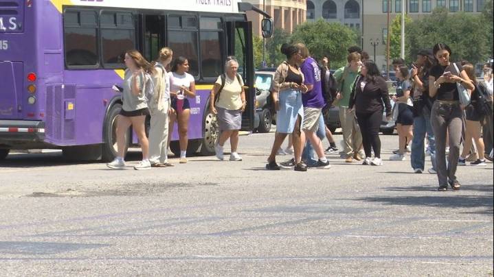 Some LSU students voice frustration over parking on first day of classes
