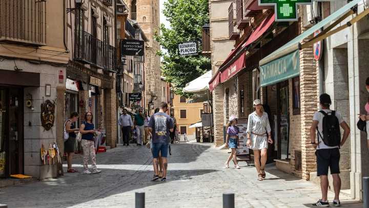 La Aemet mantiene la ola de calor y avisa de un puente infernal con hasta 44ºC
