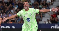 Autogol da remontada y triunfo al Barcelona en la compensación