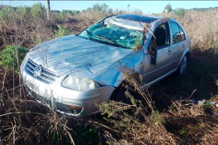 Un auto volcó en la Autovía 14 mientras viajaba rumbo a Paraguay
