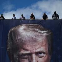 Trump stamps 'dictator chic' on Washington