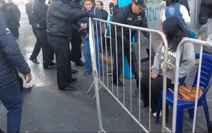 Decomisan sillas en venta para el Corso de la Amistad
