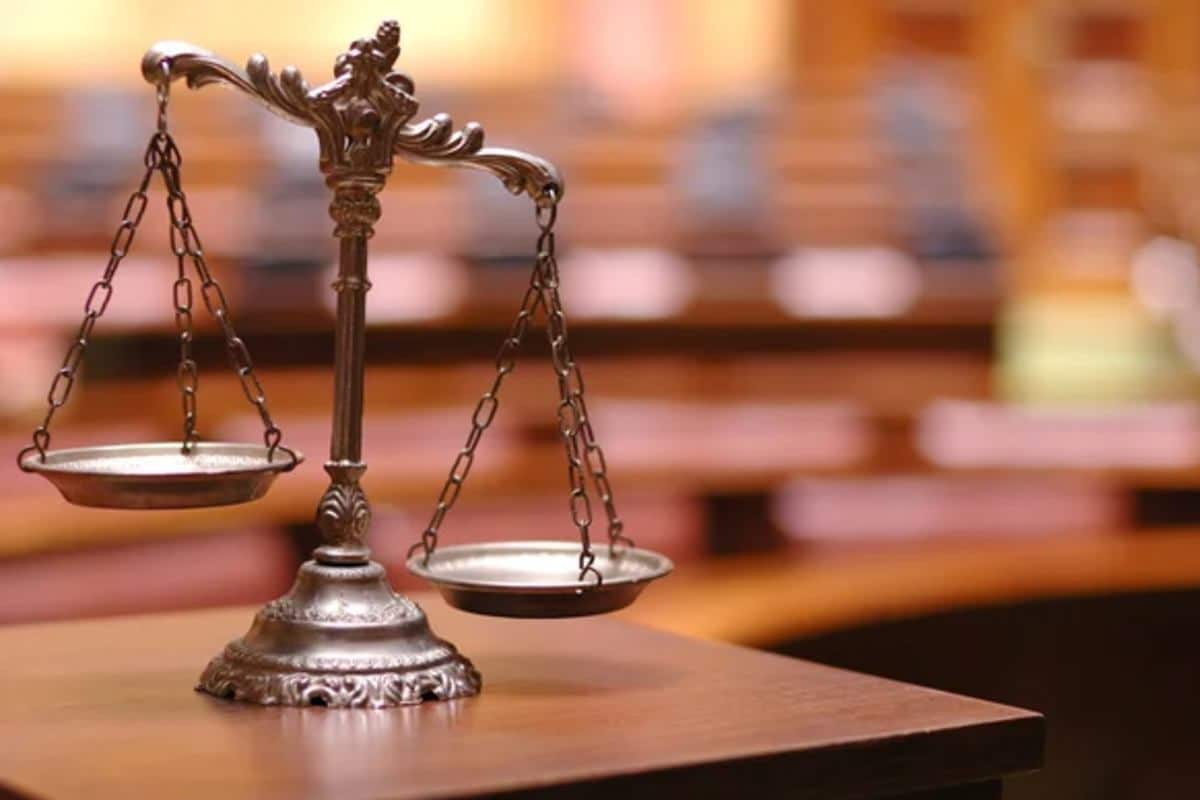 ¿Ayudar inmigrantes podría costarle la carrera a jueces y abogados?: Más de 100 jueces despedidos